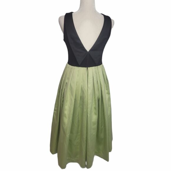 VINTAGE 80s does 50s dress Cache fit and flare green and black M - Picture 3 of 12